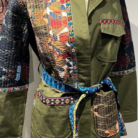 Adore Green Military Field Jacket with Vintage Aesthetic - Picture 10 of 16